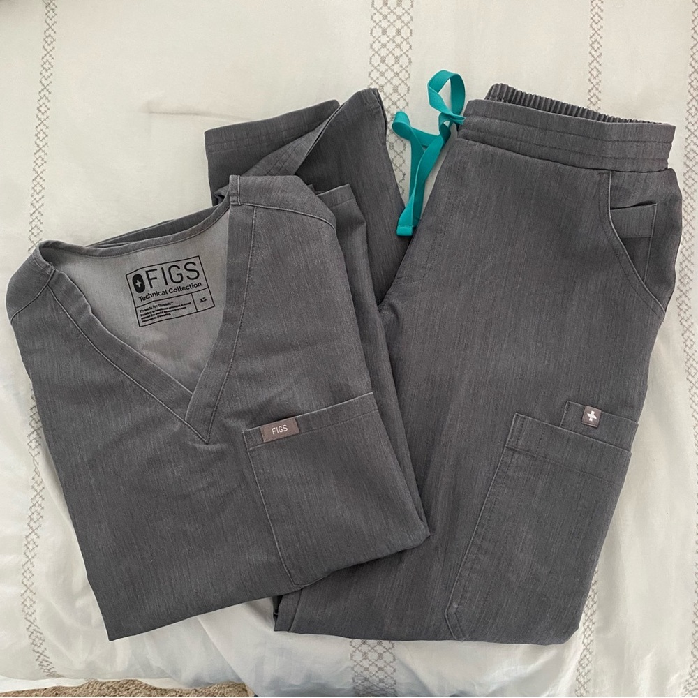 Figs scrub set